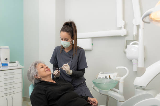 Best Emergency Tooth Extraction in Old Fig Garden, CA